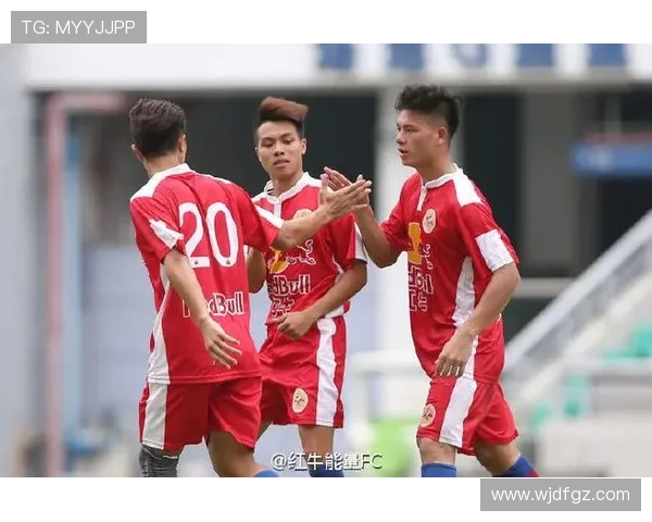 摩托车大奖赛赛季激燃诸强鏖战全力冲刺年度荣耀巅峰时刻终极对决